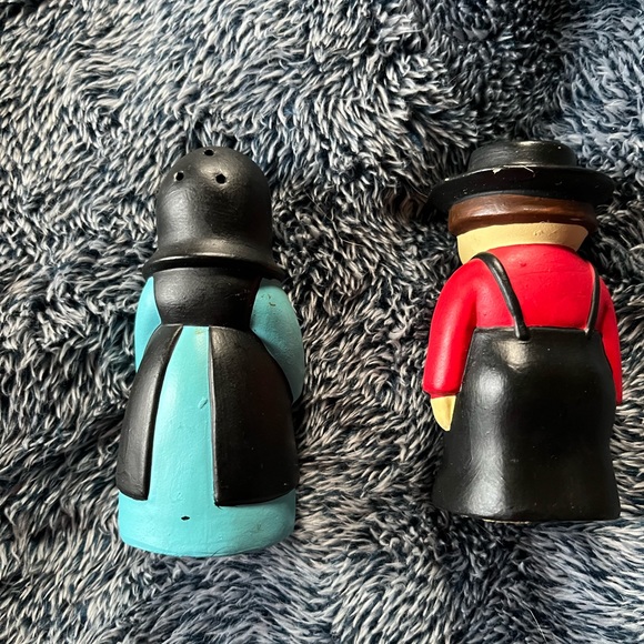 Thanksgiving pilgrims salt and pepper shakers - Picture 4 of 6